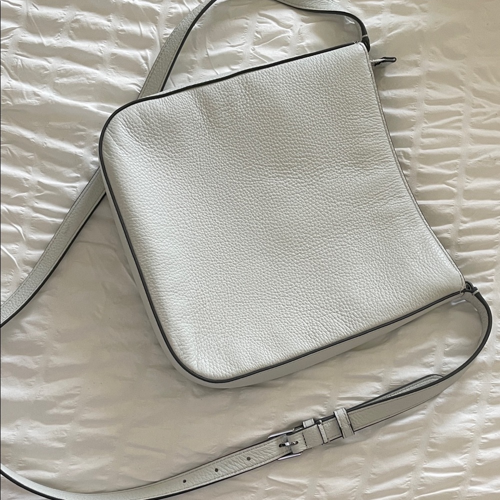 Kate Spade Purse - Picture 6 of 6